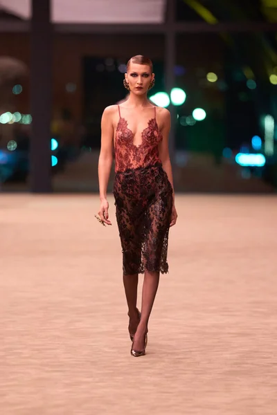 Look 28